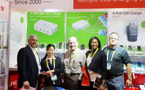 CES 2015 LVSUN龙威盛新品4口USB极速充电站发布