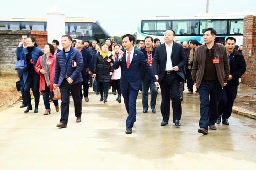 道县两会期间，委员和代表们集体参观视察LVSUN龙威盛创新科技园
